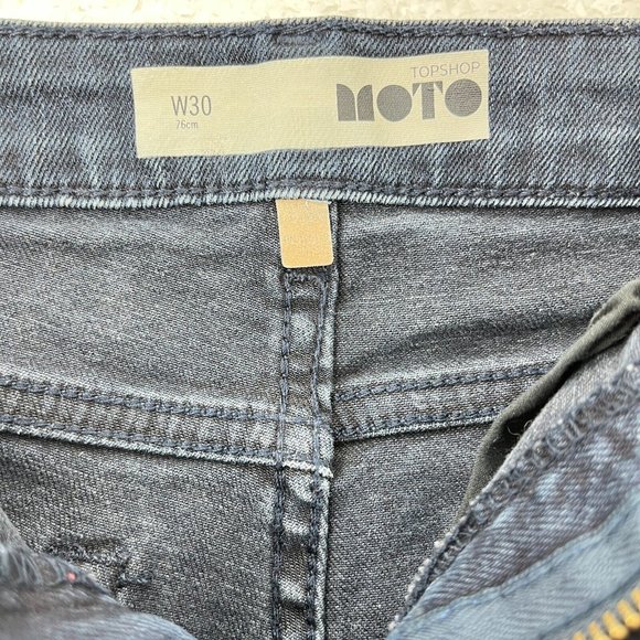 TOPSHOP MOTO Navy Blue Denim Cargo Short Size 30 - Picture 3 of 5